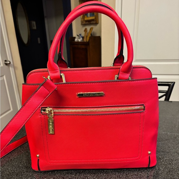Steve Madden Handbags - NWOT! BeAuTiFuL Steve Madden Red Handbag! ❤️